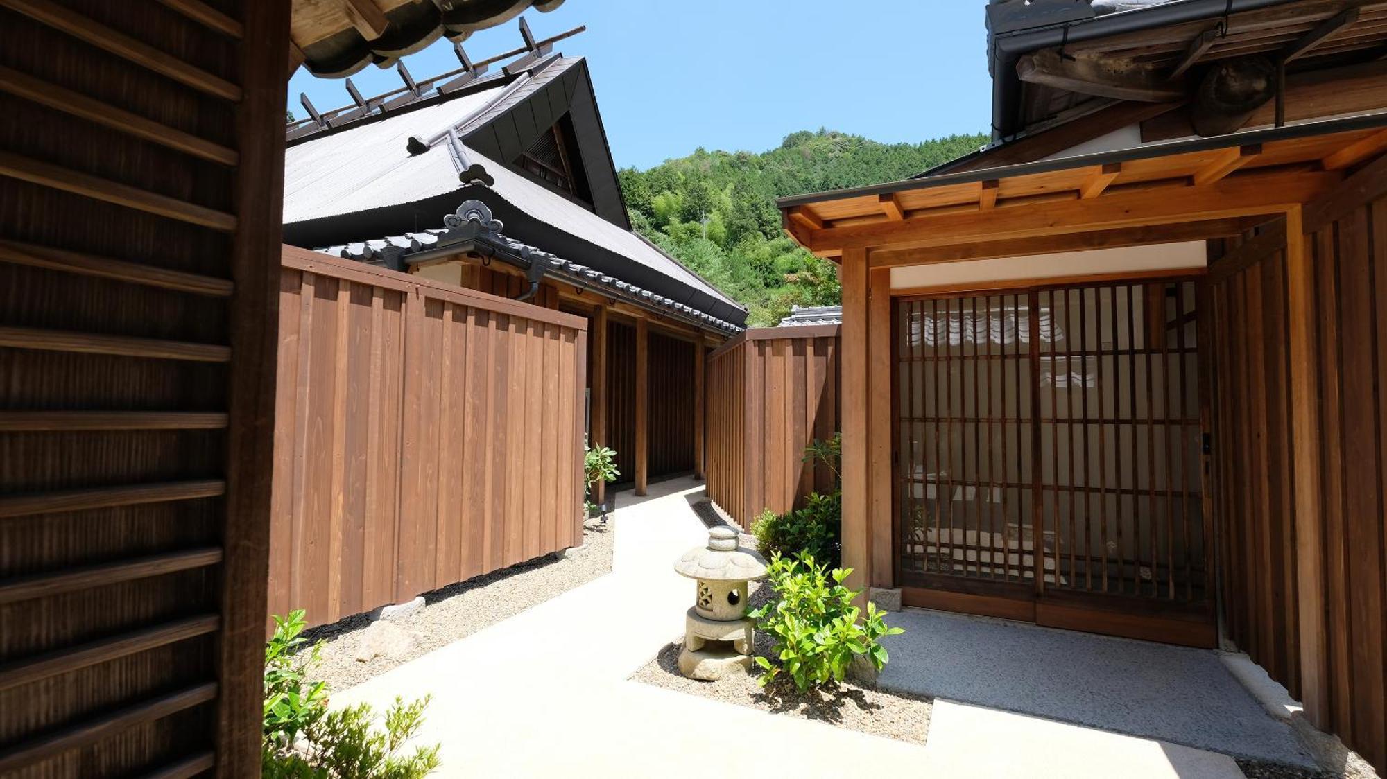 Satoyama Hotel Kanenone Tamba Маибара Екстериор снимка